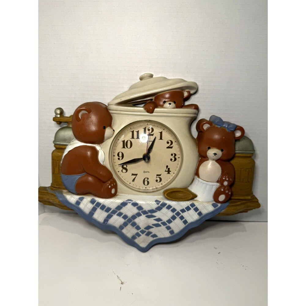 Burwood Teddy Bear Wall Clock Cottagecore Decor Vintage 1989 New Haven USA